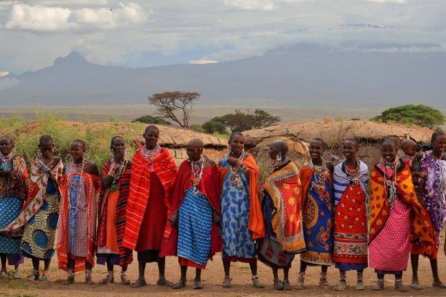 Masajové v Amboseli